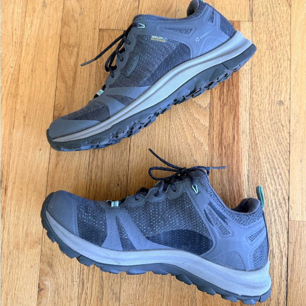 Keen Women's Gray and Turquoise Athletic Shoes with Keen Dry & Konnectfit - Picture 5 of 11